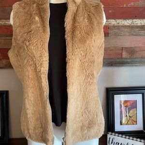 Mossimo faux fur vest